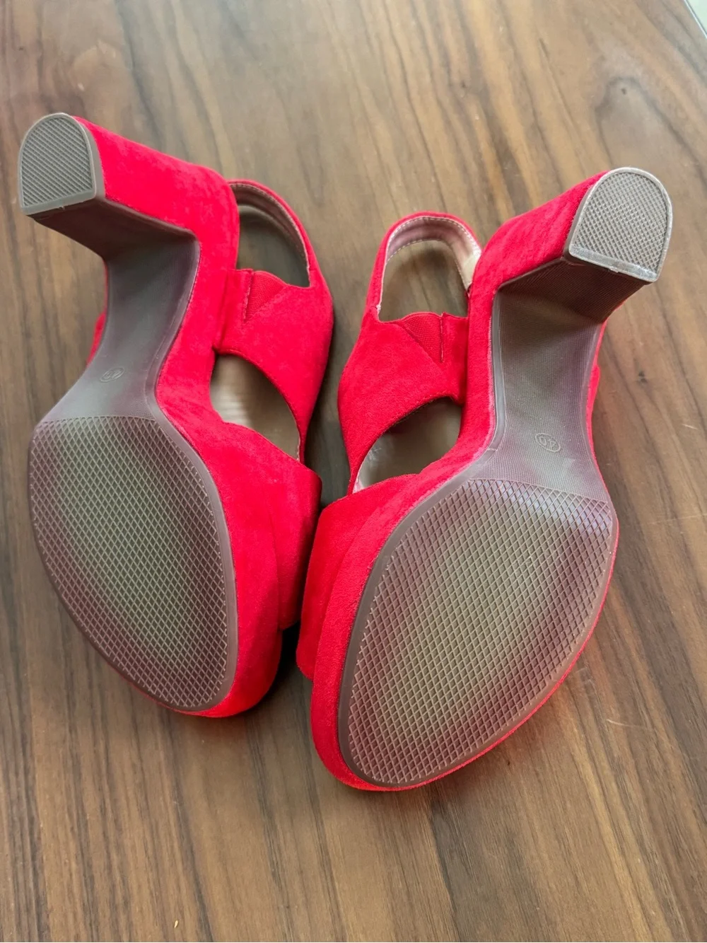 ❤️ You and Me Red Faux Suede Platform Heels | EU 40 / US 9 - Picture 8 of 10